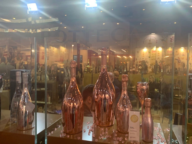 Italian sparkling wine, May 2022